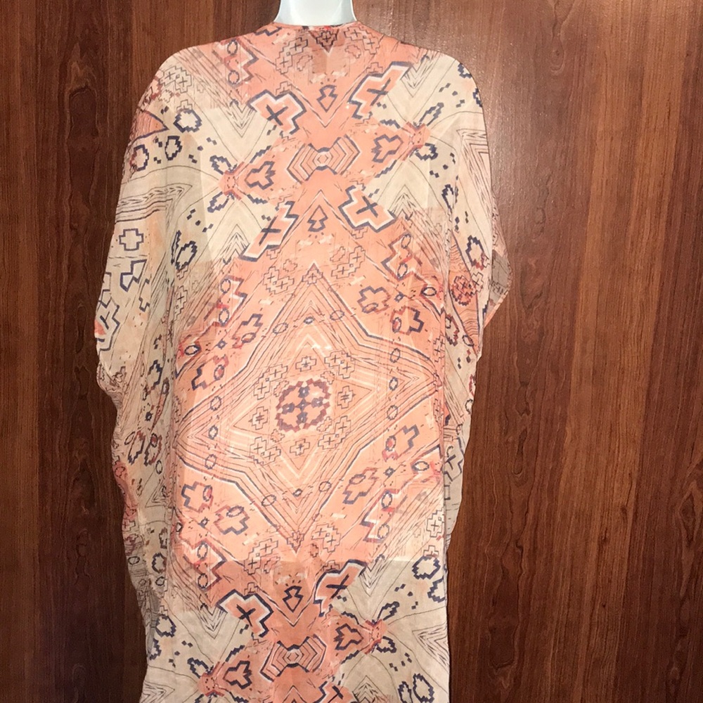 Patterned shawl - Picture 4 of 5